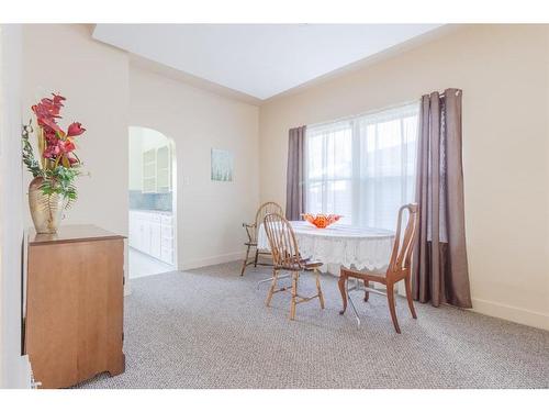 5313 50 Avenue, Camrose, AB - Indoor Photo Showing Dining Room