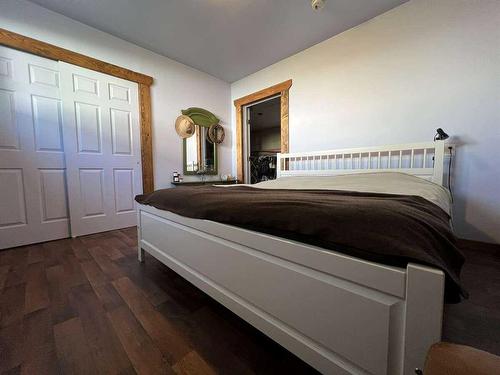 608 Rogers Avenue, Picture Butte, AB - Indoor Photo Showing Bedroom