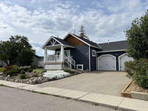 608 Rogers Avenue, Picture Butte, AB - Outdoor