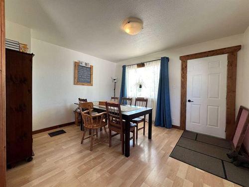 608 Rogers Avenue, Picture Butte, AB - Indoor Photo Showing Dining Room