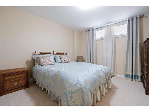 55-173 Austin Drive, Red Deer, AB - Indoor Photo Showing Bedroom
