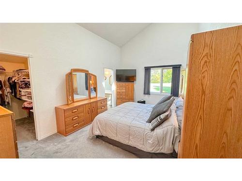 141 28319 Twp Rd 384, Red Deer County, Rural Red Deer County, AB - Indoor Photo Showing Bedroom