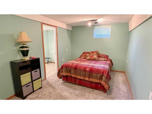 141 28319 Twp Rd 384, Red Deer County, Rural Red Deer County, AB - Indoor Photo Showing Bedroom