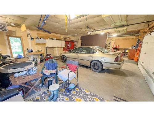 141 28319 Twp Rd 384, Red Deer County, Rural Red Deer County, AB - Indoor Photo Showing Garage