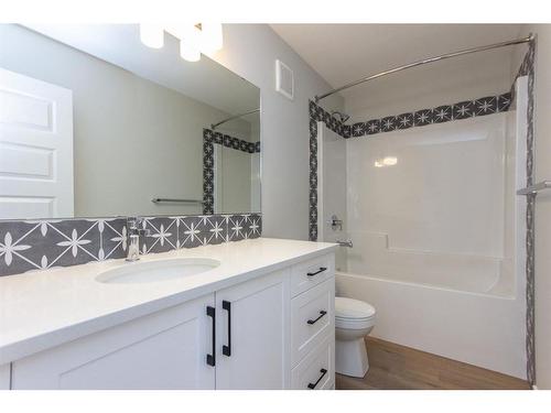 6312 58 Street, Ponoka, AB - Indoor Photo Showing Bathroom