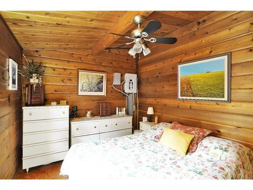 121-34408 Range Road 41, Rural Red Deer County, AB - Indoor Photo Showing Bedroom