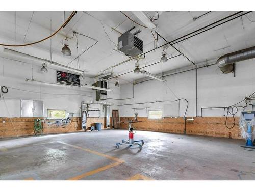 36009 Highway 2A South, Rural Red Deer County, AB - Indoor Photo Showing Garage