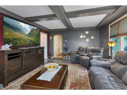 36009 Highway 2A South, Rural Red Deer County, AB - Indoor Photo Showing Living Room