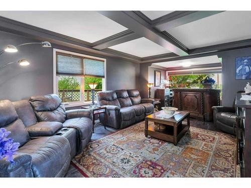 36009 Highway 2A South, Rural Red Deer County, AB - Indoor Photo Showing Living Room