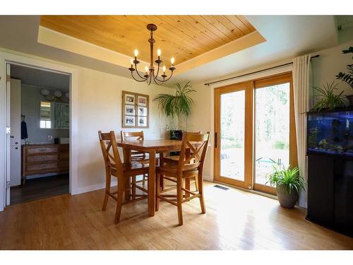 274066 Township Road 422, Rural Ponoka County, AB - Indoor Photo Showing Dining Room