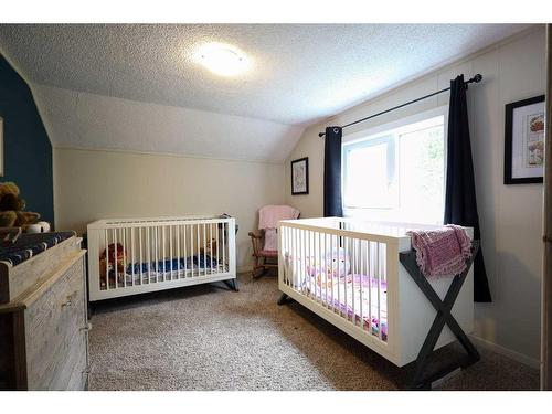 274066 Township Road 422, Rural Ponoka County, AB - Indoor Photo Showing Bedroom