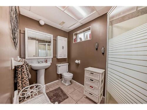 251057 Township Road 422, Rural Ponoka County, AB - Indoor Photo Showing Bathroom