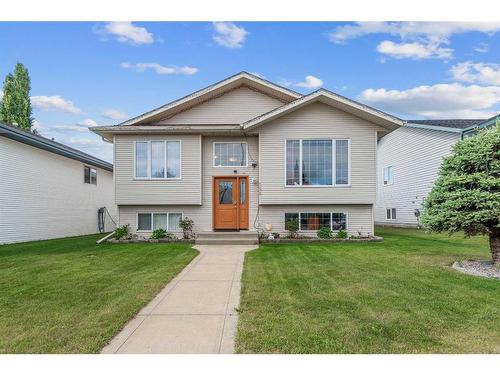 135 Keith Close, Red Deer, AB - Outdoor With Facade