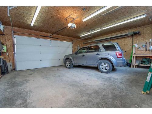 135 Keith Close, Red Deer, AB - Indoor Photo Showing Garage