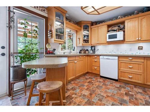 11 26575 Highway 11, Rural Red Deer County, AB - Indoor Photo Showing Kitchen