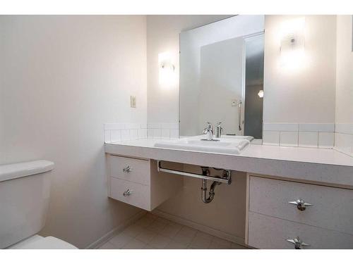 3 Macleod Close, Red Deer, AB - Indoor Photo Showing Bathroom