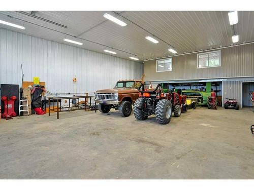41313 Rr#31, Rural Lacombe County, AB - Indoor Photo Showing Garage