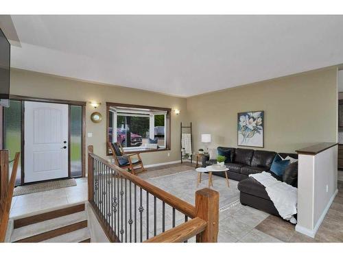 41313 Rr#31, Rural Lacombe County, AB - Indoor Photo Showing Living Room