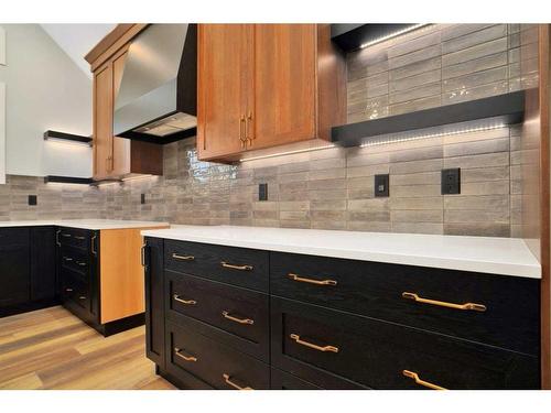 25 Morris Avenue, Red Deer, AB - Indoor Photo Showing Kitchen