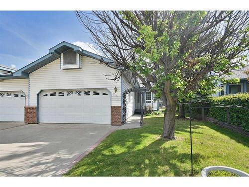 21 Rowell Close, Red Deer, AB - Outdoor