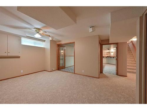 21 Rowell Close, Red Deer, AB - Indoor Photo Showing Bathroom