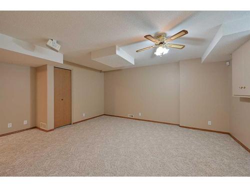 21 Rowell Close, Red Deer, AB - Indoor Photo Showing Other Room