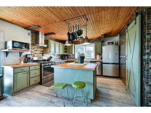 24027 Highway 595, Rural Red Deer County, AB - Indoor Photo Showing Kitchen