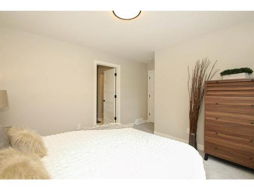 143 Ellington Crescent, Red Deer, AB - Indoor Photo Showing Bedroom