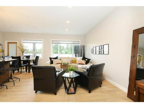 143 Ellington Crescent, Red Deer, AB - Indoor Photo Showing Living Room