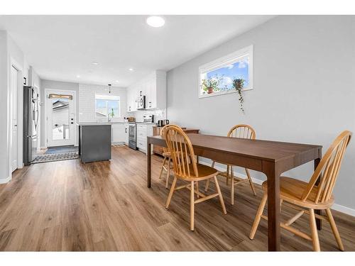 236 Thomlison, Red Deer, AB - Indoor Photo Showing Dining Room