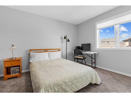 236 Thomlison, Red Deer, AB - Indoor Photo Showing Bedroom