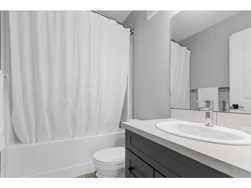 236 Thomlison, Red Deer, AB - Indoor Photo Showing Bathroom