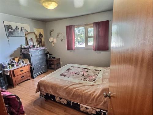 5420 54 Street, Ponoka, AB - Indoor Photo Showing Bedroom