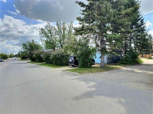 5420 54 Street, Ponoka, AB - Outdoor