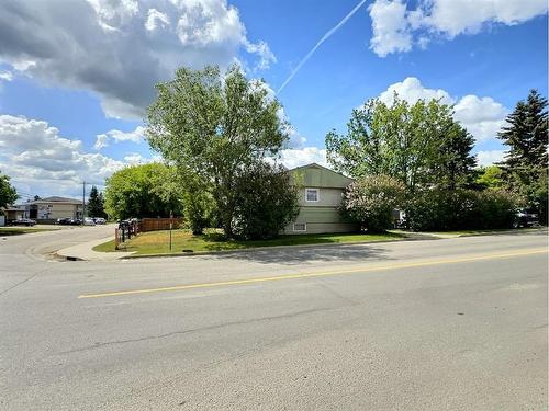 5420 54 Street, Ponoka, AB - Outdoor