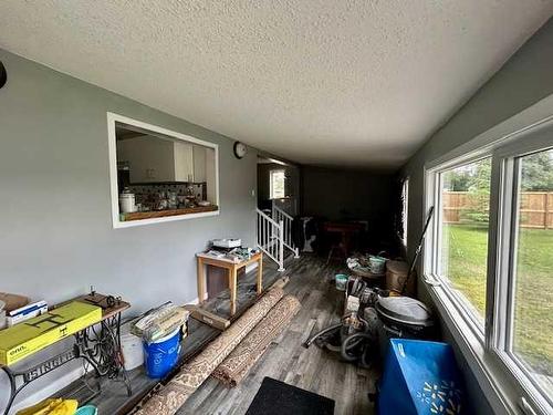 201 Mcleod St, Ferintosh, AB - Indoor