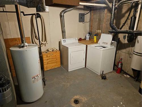 15 Railway Avenue, Haynes, AB - Indoor Photo Showing Laundry Room