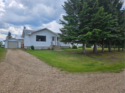 15 Railway Avenue, Haynes, AB - Outdoor