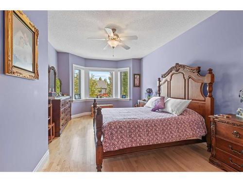 107 Wyndham Crescent, Red Deer, AB - Indoor Photo Showing Bedroom