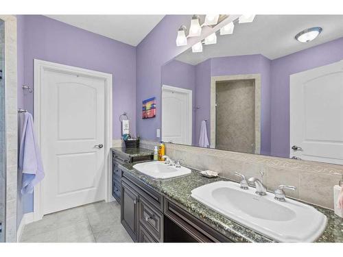 107 Wyndham Crescent, Red Deer, AB - Indoor Photo Showing Bathroom