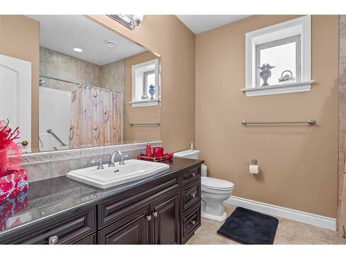 107 Wyndham Crescent, Red Deer, AB - Indoor Photo Showing Bathroom