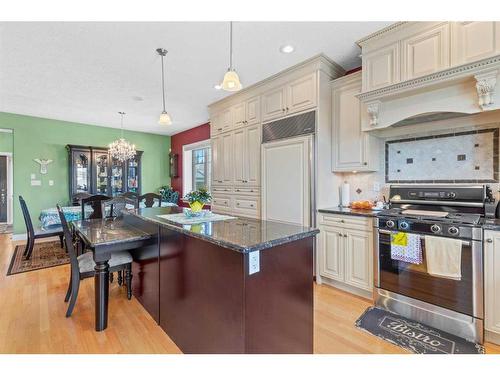 107 Wyndham Crescent, Red Deer, AB - Indoor Photo Showing Kitchen