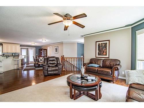 30 Country, Clive, AB - Indoor Photo Showing Living Room