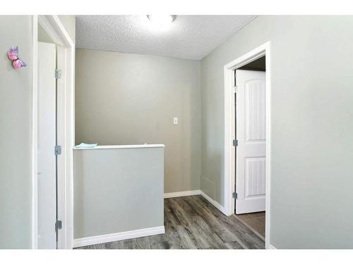 D2-35 Nash Street, Red Deer, AB - Indoor Photo Showing Other Room