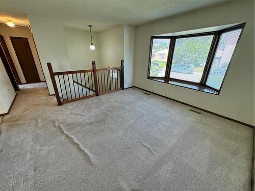 5902 55 Avenue, Red Deer, AB - Indoor Photo Showing Other Room