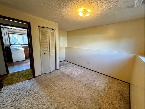 5902 55 Avenue, Red Deer, AB - Indoor Photo Showing Other Room