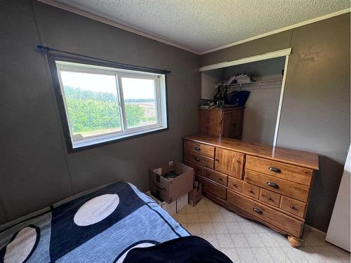 240080 Township Road 422, Rural Ponoka County, AB - Indoor Photo Showing Bedroom