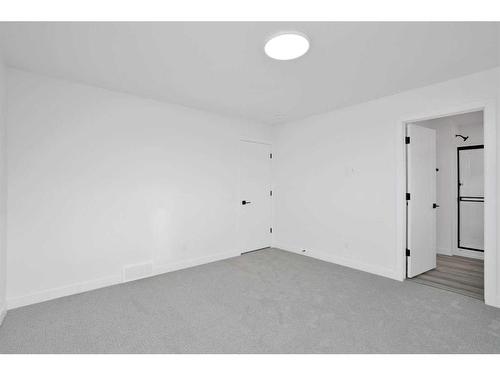 18 Palmer Circle, Blackfalds, AB - Indoor Photo Showing Other Room