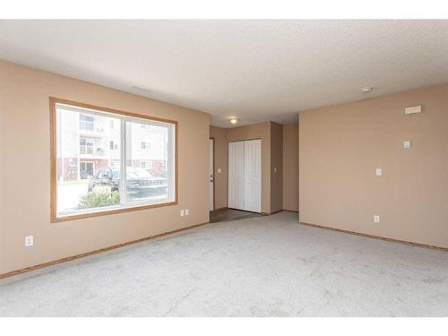 573-100 Jordan Parkway, Red Deer, AB - Indoor Photo Showing Other Room