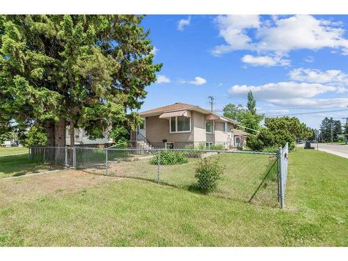 4401 40A Avenue, Red Deer, AB - Outdoor